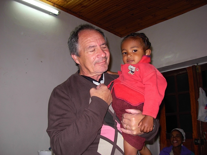 Paul et Oginella, la petite parrainée par Arone.