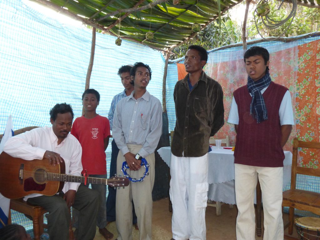 Josué (à gauche à l'arrière) et Michael (à droite sur la photo).