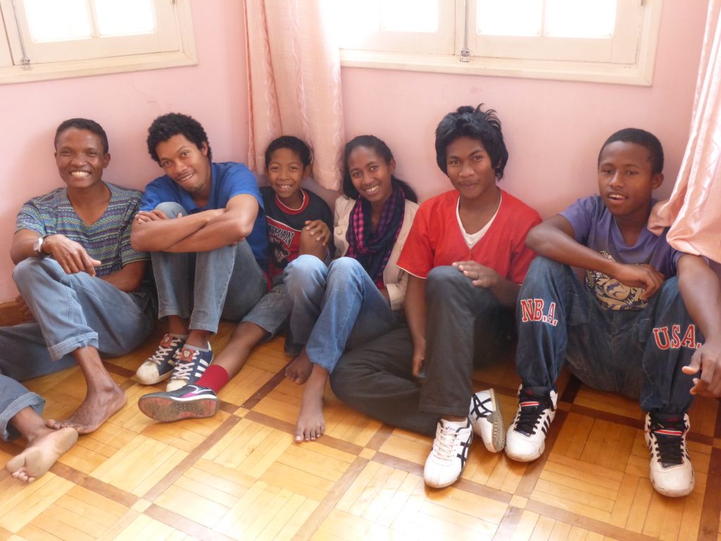 Nathanello (2e à gauche) en Electronique et système informatique de l'intelligence artificielle.